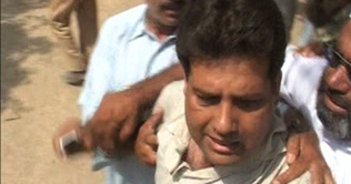 Jalala Camp: Police torture Dunya News team